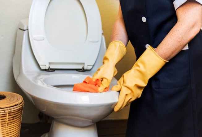 Removing Rust Stains from Toilets: A Guide for Homeowners