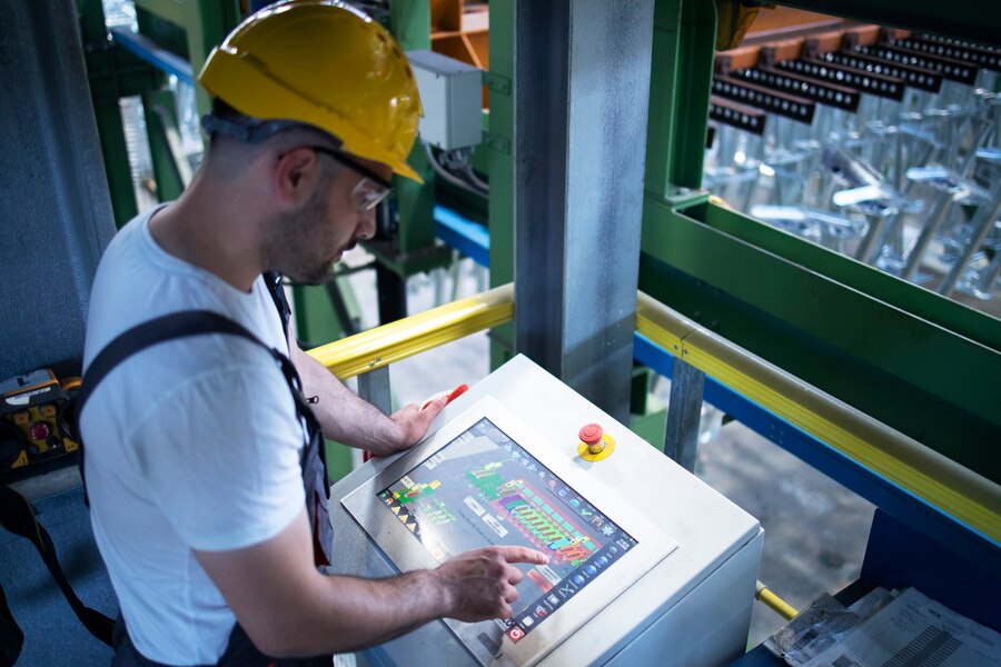 How a Controls Integrator Boosts Productivity in Manufacturing