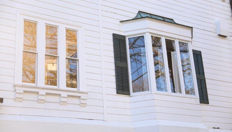 Double-Hung Windows Calgary: Classic Style Meets Modern Efficiency